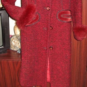 Продам пальто зимнее,  темно-красного цвета